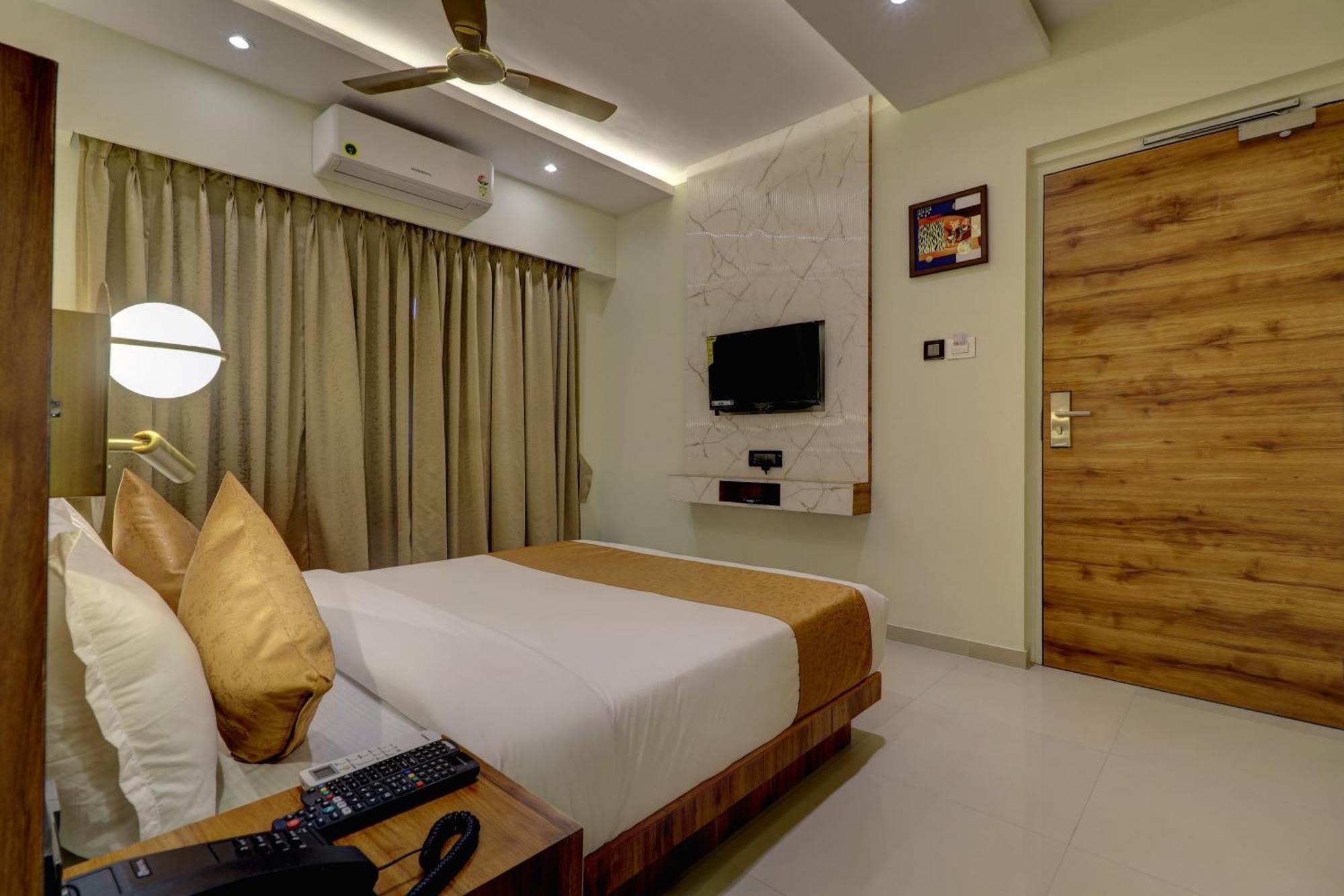 Home2 Suites And Service Apartments, Mumbai Airport Ngoại thất bức ảnh
